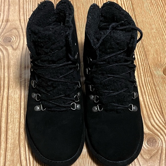 Ladies BearPaw boots - Picture 4 of 10